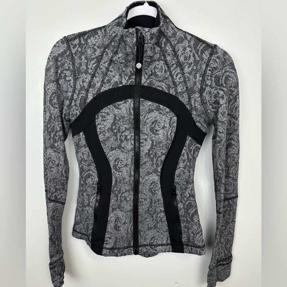 Lululemon Brushed Herringbone Rose Define Jacket Women’s Size 4 Grey Black CZ
